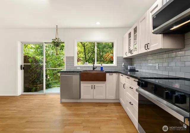 Photo 3 of Condo for sale at 3406 W Government Way #3, Seattle, WA 98199 | MLS# NWM2578161 | Listing updated on 2026-09-25
