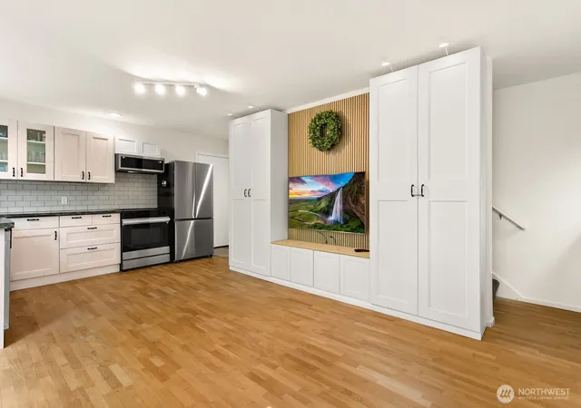 Photo 4 of Condo for sale at 3406 W Government Way #3, Seattle, WA 98199 | MLS# NWM2578161 | Listing updated on 2026-09-25