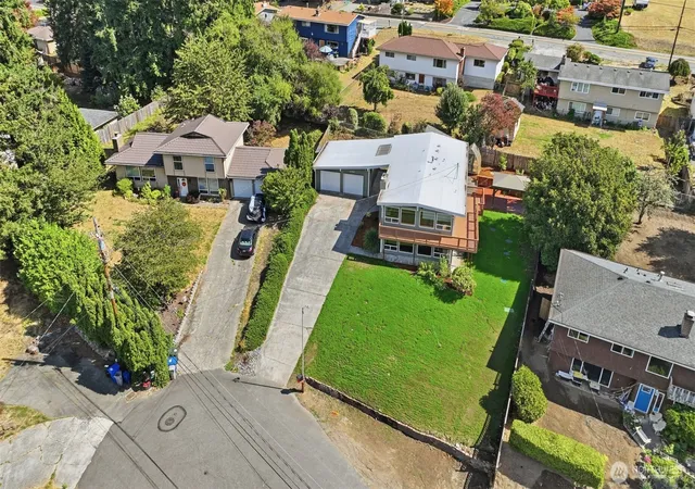 Photo 2 of Single family home for sale at 21416 99th Avenue S, Kent, WA 98031 | MLS# NWM2578162 | Listing updated on 2026-09-30