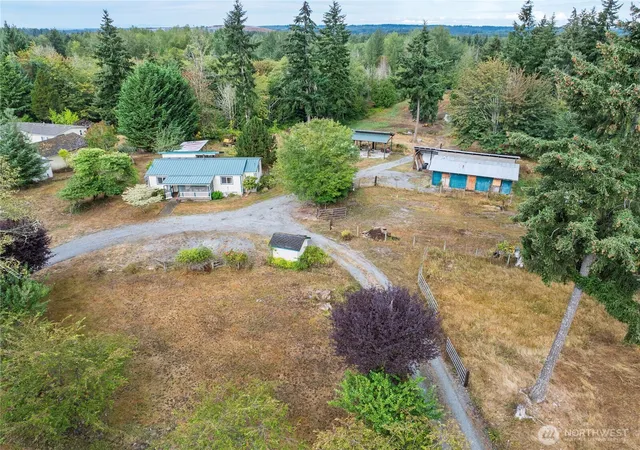 Photo 2 of Sale Pending at 12517 Kapowsin Highlands Dr E, Graham, WA 98338 | MLS# NWM2578165 | Listing updated on 2026-09-30