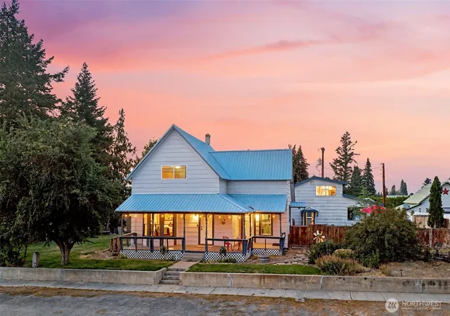 Photo 1 of Single family home for sale at 211 E Birch St, Waterville, WA 98858 | MLS# NWM2578169 | Listing updated on 2026-09-23