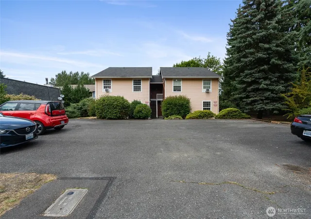 Photo 2 of Multi family home for sale at 3909 Mason Loop Rd, Tacoma, WA 98409 | MLS# NWM2578180 | Listing updated on 2026-09-25