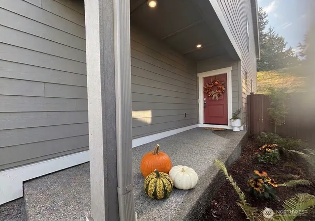 Photo 2 of Single family home for sale at 4233 Pronghorn Pl, Bremerton, WA 98310 | MLS# NWM2578183 | Listing updated on 2026-09-23