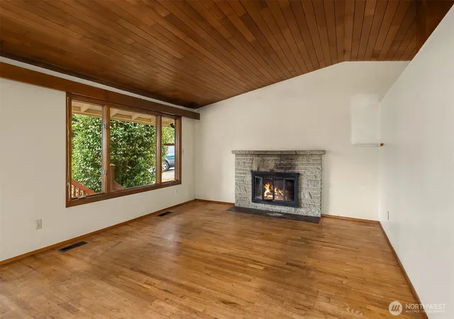 Photo 3 of Sale Pending at 18061 28th Avenue NE, Lake Forest Park, WA 98155 | MLS# NWM2578186 | Listing updated on 2026-09-30