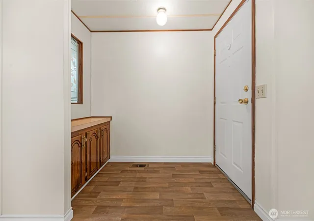 Photo 4 of Manufactured home for sale at 5810 Fleming St #23, Everett, WA 98203 | MLS# NWM2578217 | Listing updated on 2026-09-23