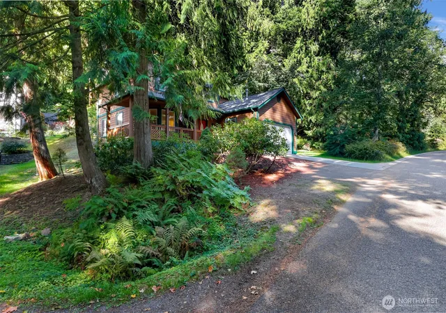 Photo 3 of Single family home for sale at 3 Spring Rd, Bellingham, WA 98229 | MLS# NWM2578237 | Listing updated on 2026-09-21