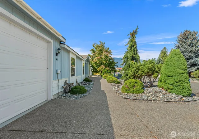 Photo 3 of Manufactured home for sale at 944 Sunrise Dr, Manson, WA 98831 | MLS# NWM2578238 | Listing updated on 2026-09-25