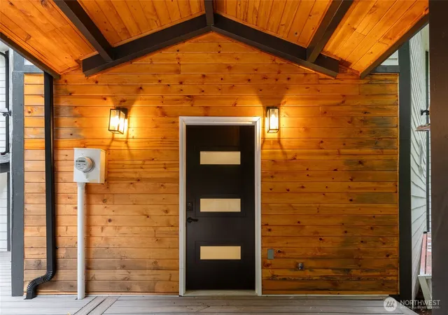 Photo 3 of Single family home for sale at 10953 N Madison Ave Ne, Bainbridge Island, WA 98110 | MLS# NWM2578240 | Listing updated on 2026-09-25