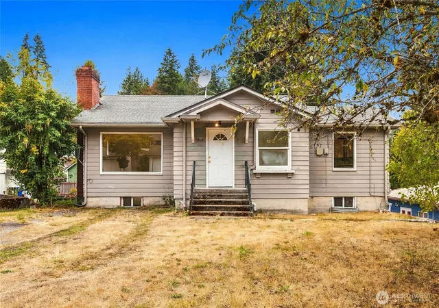 Photo 2 of Sale Pending at 5816 Fleming St, Everett, WA 98203 | MLS# NWM2578242 | Listing updated on 2026-09-22