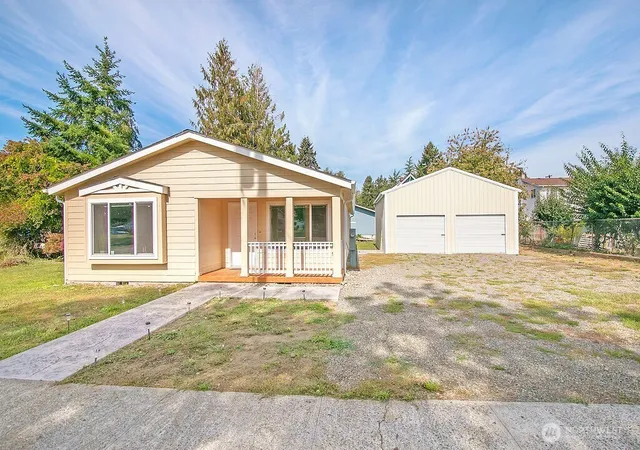 Photo 2 of Manufactured home for sale at 420 Pine St, Toledo, WA 98591 | MLS# NWM2578243 | Listing updated on 2026-09-24
