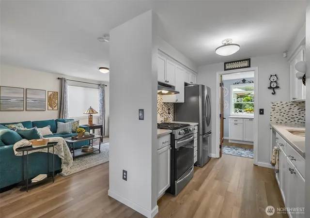 Photo 3 of Single family home for sale at 6103 77th Avenue Ne, Marysville, WA 98270 | MLS# NWM2578254 | Listing updated on 2026-09-24