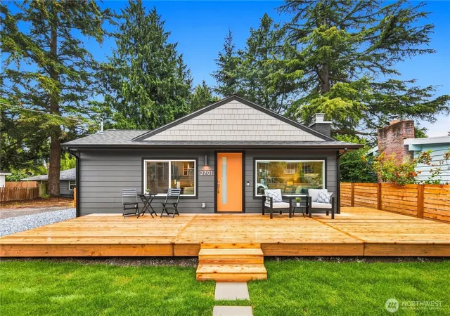 Photo 1 of Single family home for sale at 3701 Sw 105th Street, Seattle, WA 98146 | MLS# NWM2578269 | Listing updated on 2026-09-25