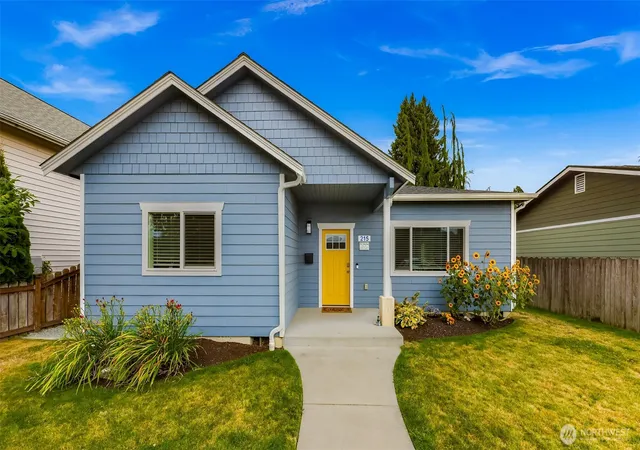 Photo 1 of Single family home for sale at 215 Puget St, Sedro Woolley, WA 98284 | MLS# NWM2578290 | Listing updated on 2026-09-25