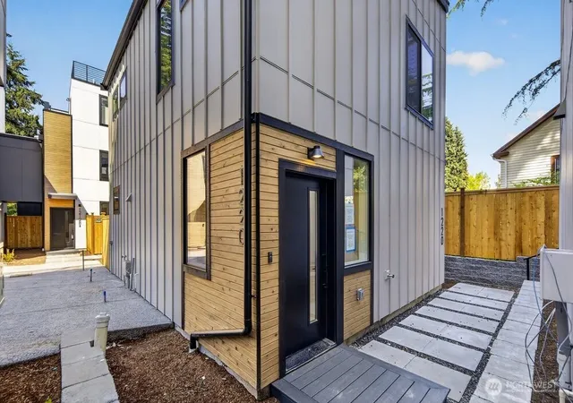 Photo 1 of Single family home for sale at 1220 Ne 100th Street, Seattle, WA 98125 | MLS# NWM2578293 | Listing updated on 2026-09-26