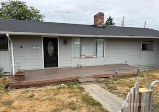 Photo 1 of Sale Pending at 3103 26th Street S, Everett, WA 98201 | MLS# NWM2578302 | Listing updated on 2026-09-28
