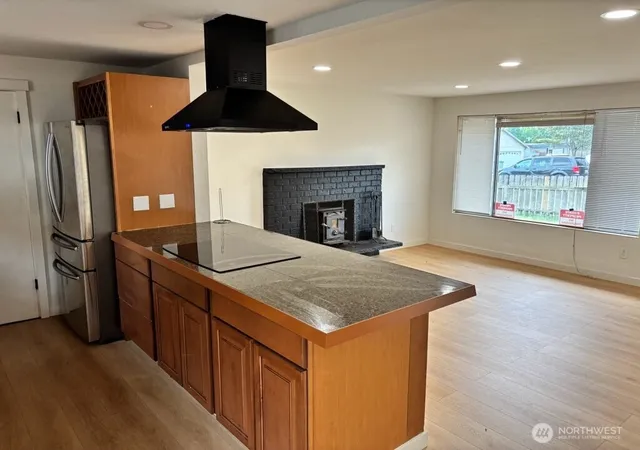 Photo 3 of Sale Pending at 3103 26th Street S, Everett, WA 98201 | MLS# NWM2578302 | Listing updated on 2026-09-28