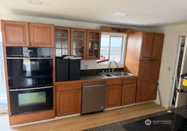 Photo 4 of Sale Pending at 3103 26th Street S, Everett, WA 98201 | MLS# NWM2578302 | Listing updated on 2026-09-28