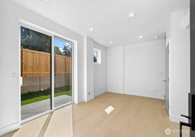 Photo 4 of Single family home for sale at 1218 NE 100th Street, Seattle, WA 98125 | MLS# NWM2578307 | Listing updated on 2026-09-26