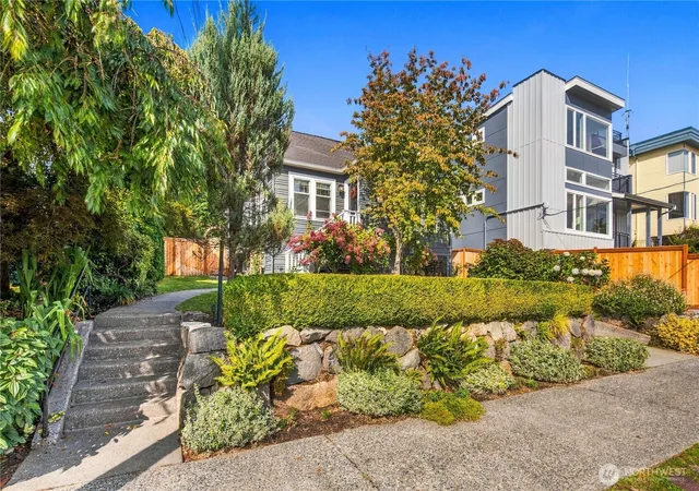 Photo 2 of Single family home for sale at 3613 35th Avenue Sw, Seattle, WA 98126 | MLS# NWM2578308 | Listing updated on 2026-10-01