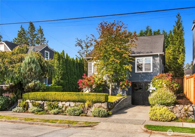 Photo 3 of Single family home for sale at 3613 35th Avenue Sw, Seattle, WA 98126 | MLS# NWM2578308 | Listing updated on 2026-10-01