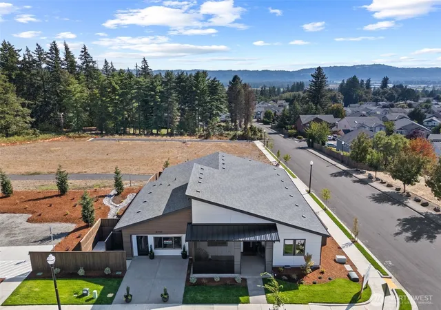 Photo 3 of Single family home for sale at 5770 P St, Washougal, WA 98671 | MLS# NWM2578313 | Listing updated on 2026-09-27