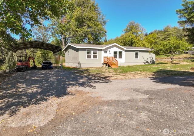 Photo 1 of Manufactured home for sale at 1004 Stella Rd, Longview, WA 98632 | MLS# NWM2578322 | Listing updated on 2026-10-09