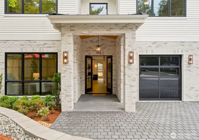 Photo 1 of Single family home for sale at 6702 123rd Avenue Ne, Kirkland, WA 98033 | MLS# NWM2578324 | Listing updated on 2026-09-25