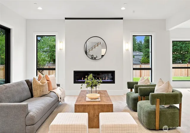 Photo 2 of Single family home for sale at 6702 123rd Avenue Ne, Kirkland, WA 98033 | MLS# NWM2578324 | Listing updated on 2026-09-25