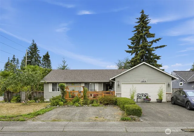 Photo 2 of Single family home for sale at 11606 Se 219th Place, Kent, WA 98031 | MLS# NWM2578332 | Listing updated on 2026-10-01