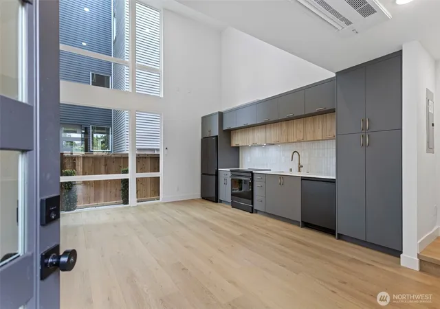 Photo 2 of Townhouse for sale at 6318 41st Avenue Sw #4, Seattle, WA 98136 | MLS# NWM2578335 | Listing updated on 2026-09-28