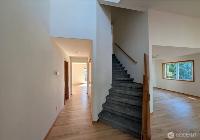 Photo 3 of Sale Pending at 27721 145th Place Se, Kent, WA 98042 | MLS# NWM2578336 | Listing updated on 2026-09-25