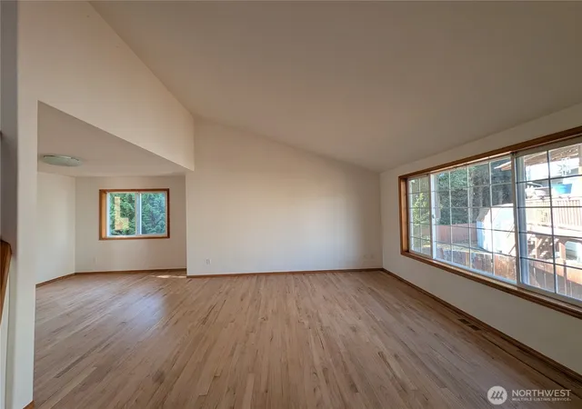 Photo 3 of Sale Pending at 27721 145th Place SE, Kent, WA 98042 | MLS# NWM2578336 | Listing updated on 2026-09-25