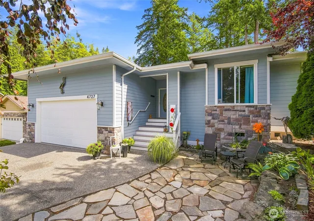 Photo 1 of Single family home for sale at 4727 S Golf Crse Dr, Blaine, WA 98230 | MLS# NWM2578344 | Listing updated on 2026-09-24