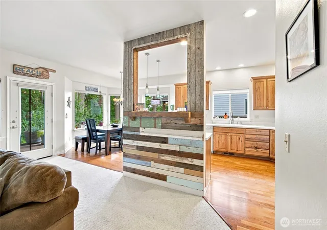 Photo 3 of Single family home for sale at 4727 S Golf Crse Dr, Blaine, WA 98230 | MLS# NWM2578344 | Listing updated on 2026-09-24