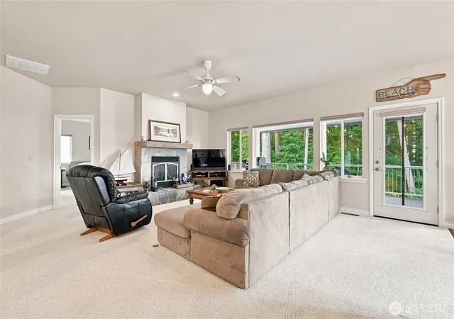 Photo 4 of Single family home for sale at 4727 S Golf Crse Dr, Blaine, WA 98230 | MLS# NWM2578344 | Listing updated on 2026-09-24