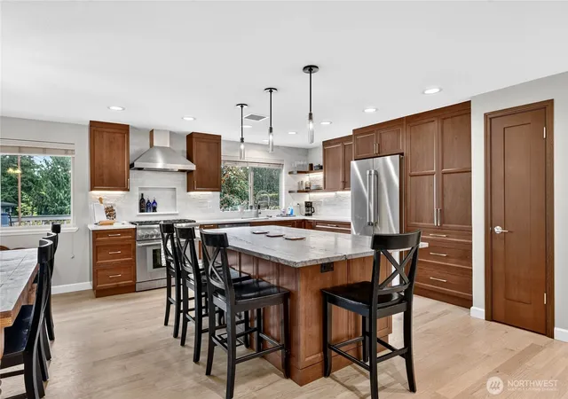 Photo 3 of Single family home for sale at 2315 Sw 118th Court, Burien, WA 98146 | MLS# NWM2578352 | Listing updated on 2026-09-29