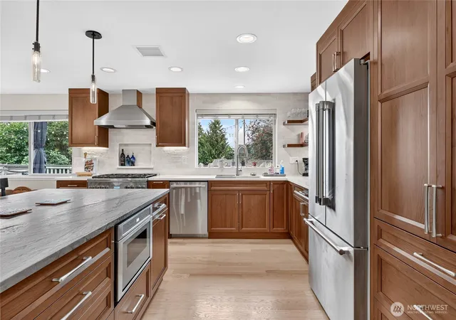 Photo 3 of Single family home for sale at 2315 SW 118th Court, Burien, WA 98146 | MLS# NWM2578352 | Listing updated on 2026-09-29