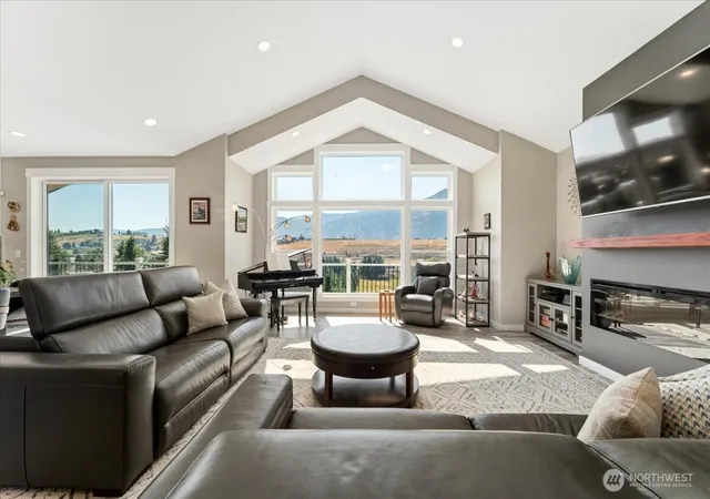 Photo 4 of Single family home for sale at 2259 Washington St, Manson, WA 98831 | MLS# NWM2578355 | Listing updated on 2026-10-02