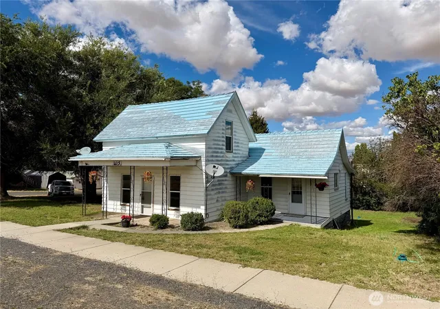 Photo 1 of Single family home for sale at 105 Se Pope Ave, Wilbur, WA 99185 | MLS# NWM2578357 | Listing updated on 2026-09-25