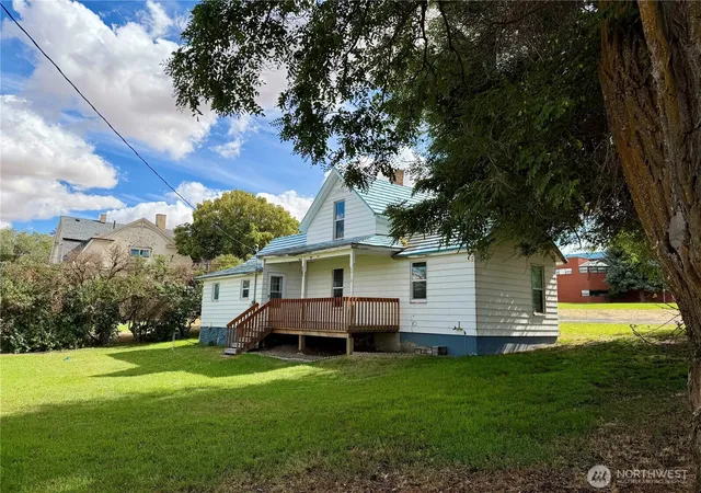 Photo 2 of Single family home for sale at 105 Se Pope Ave, Wilbur, WA 99185 | MLS# NWM2578357 | Listing updated on 2026-09-25