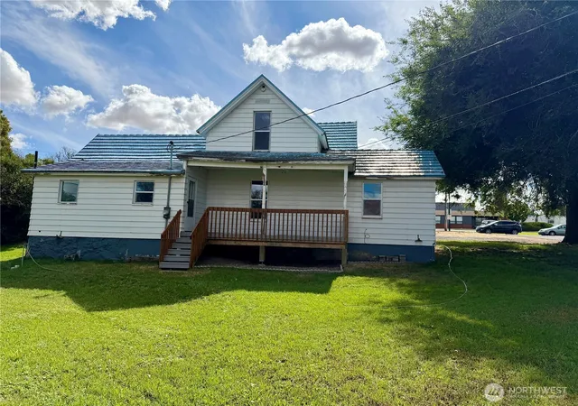 Photo 3 of Single family home for sale at 105 SE Pope Ave, Wilbur, WA 99185 | MLS# NWM2578357 | Listing updated on 2026-09-25