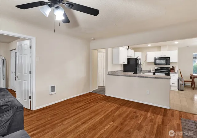 Photo 4 of Sale Pending at 1390 Cedar Ave, Marysville, WA 98270 | MLS# NWM2578359 | Listing updated on 2026-10-01