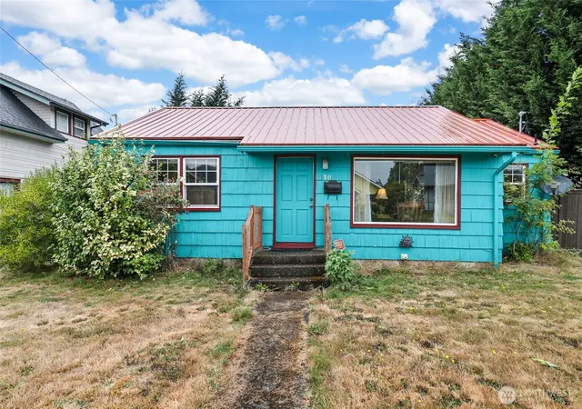 Photo 1 of Single family home for sale at 130 Sw 8th Street, Chehalis, WA 98532 | MLS# NWM2578360 | Listing updated on 2026-09-24