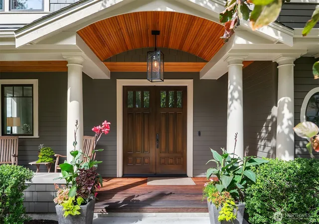 Photo 2 of Sale Pending at 3045 71st Avenue Se, Mercer Island, WA 98040 | MLS# NWM2578371 | Listing updated on 2026-09-25