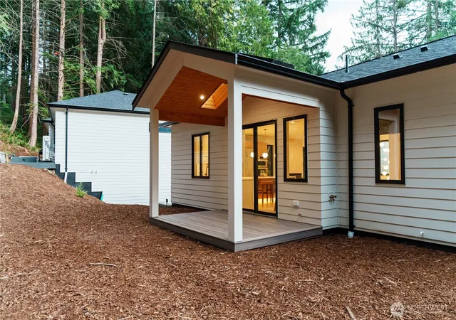 Photo 3 of Single family home for sale at 8 Shooting Star Ct, Bellingham, WA 98229 | MLS# NWM2578385 | Listing updated on 2026-09-25
