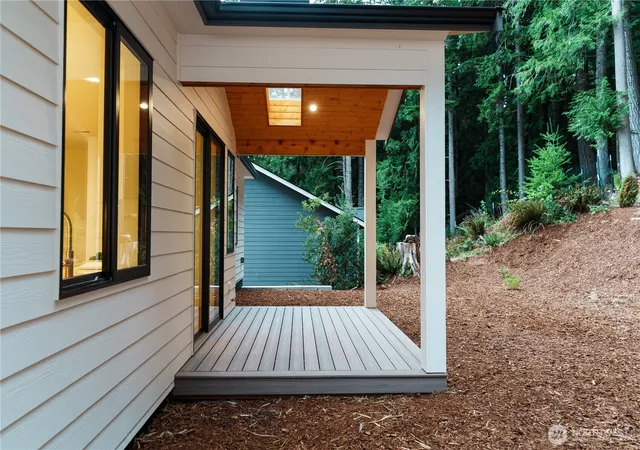 Photo 4 of Single family home for sale at 8 Shooting Star Ct, Bellingham, WA 98229 | MLS# NWM2578385 | Listing updated on 2026-09-25