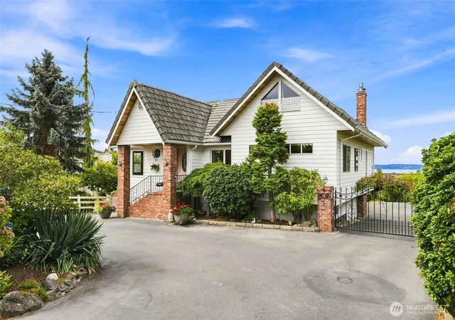 Photo 1 of Single family home for sale at 202 Alverson Blvd, Everett, WA 98201 | MLS# NWM2578424 | Listing updated on 2026-09-29