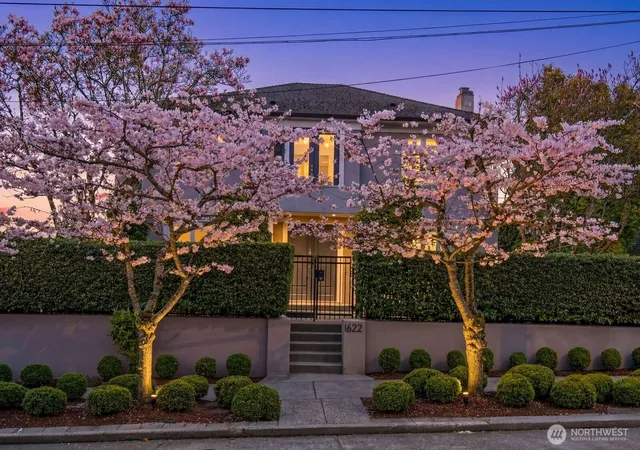 Photo 3 of Single family home for sale at 1622 5th Avenue N, Seattle, WA 98109 | MLS# NWM2578436 | Listing updated on 2026-09-30