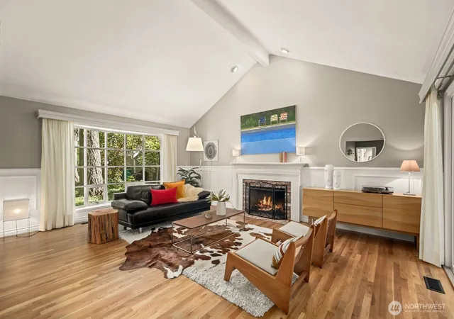 Photo 2 of Sale Pending at 21833 Ne 30th Place, Sammamish, WA 98074 | MLS# NWM2578457 | Listing updated on 2026-09-28