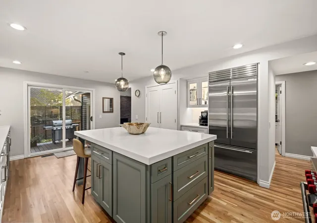 Photo 3 of Sale Pending at 21833 NE 30th Place, Sammamish, WA 98074 | MLS# NWM2578457 | Listing updated on 2026-09-28